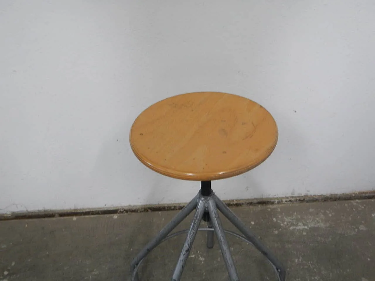 5 foot stool 1960 3