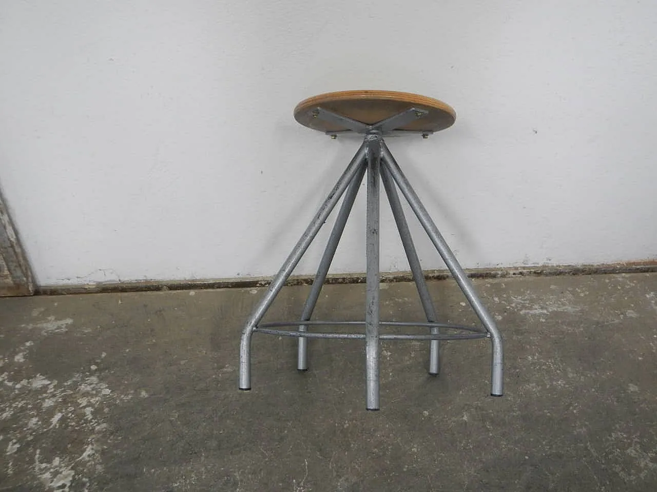 5 foot stool 1960 5