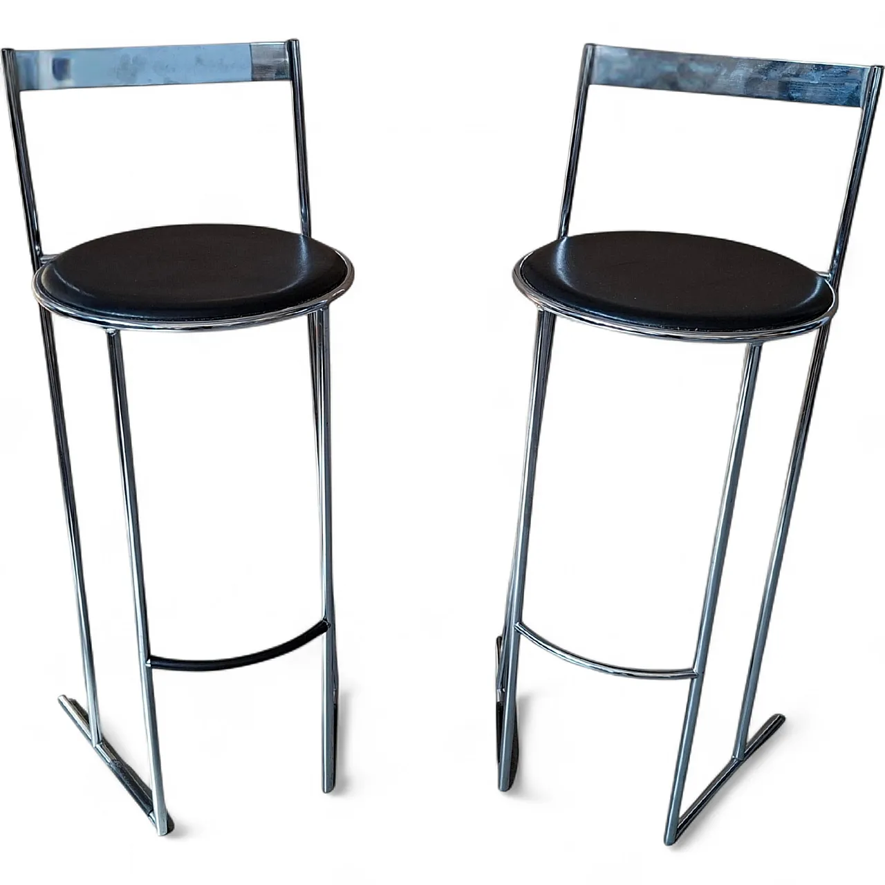 Pair of stools in chrome and leather, 1970s 9
