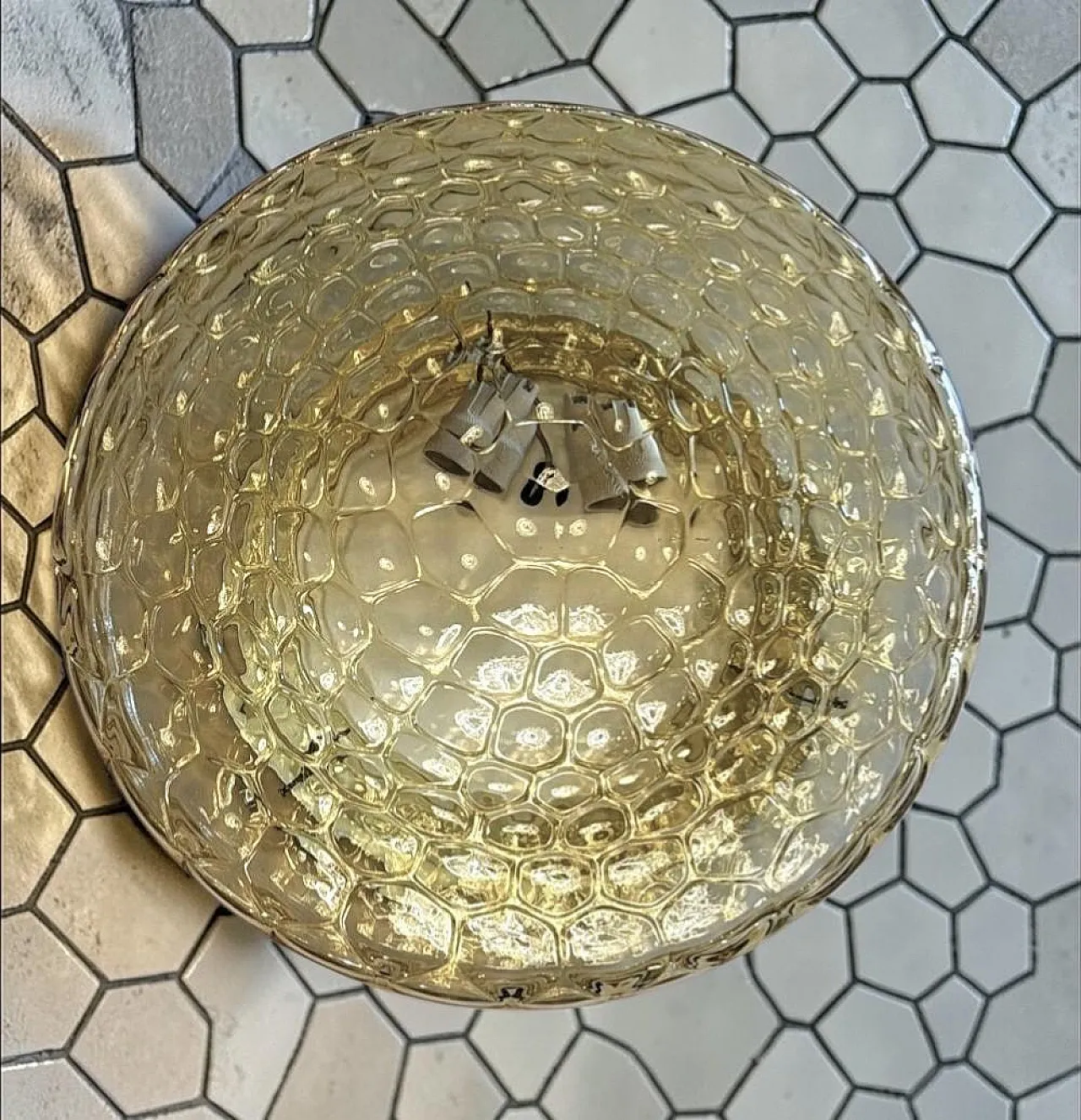 Lampada da soffitto in vetro a bolle d'aria ambrato di Murano, '900 17