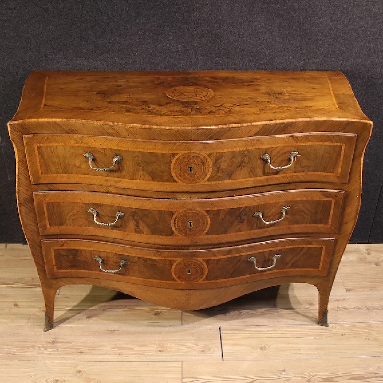 Neapolitan Louis XV chest of drawers, 18th century 3