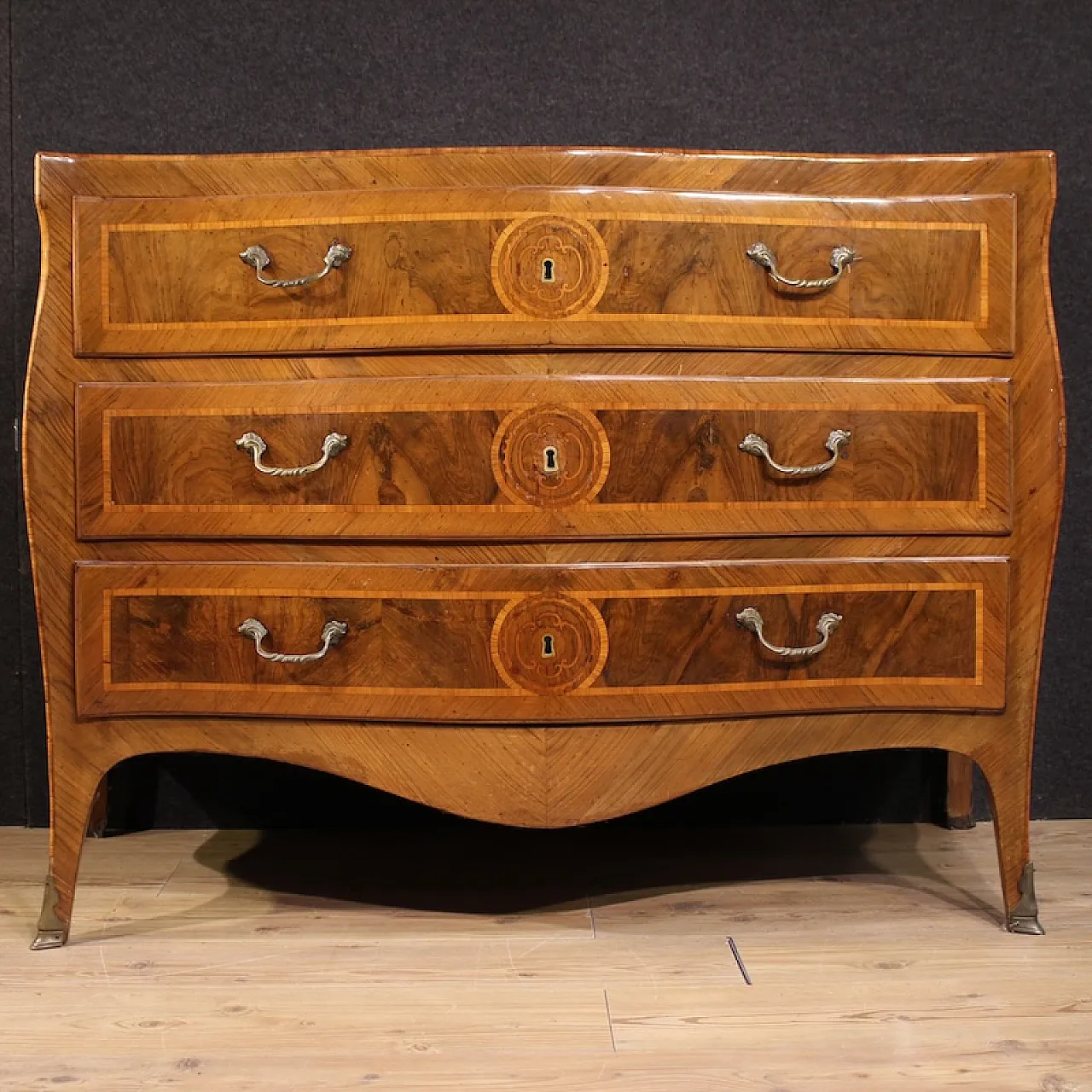 Neapolitan Louis XV chest of drawers, 18th century 4
