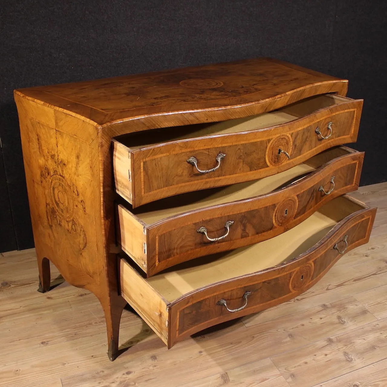 Neapolitan Louis XV chest of drawers, 18th century 7