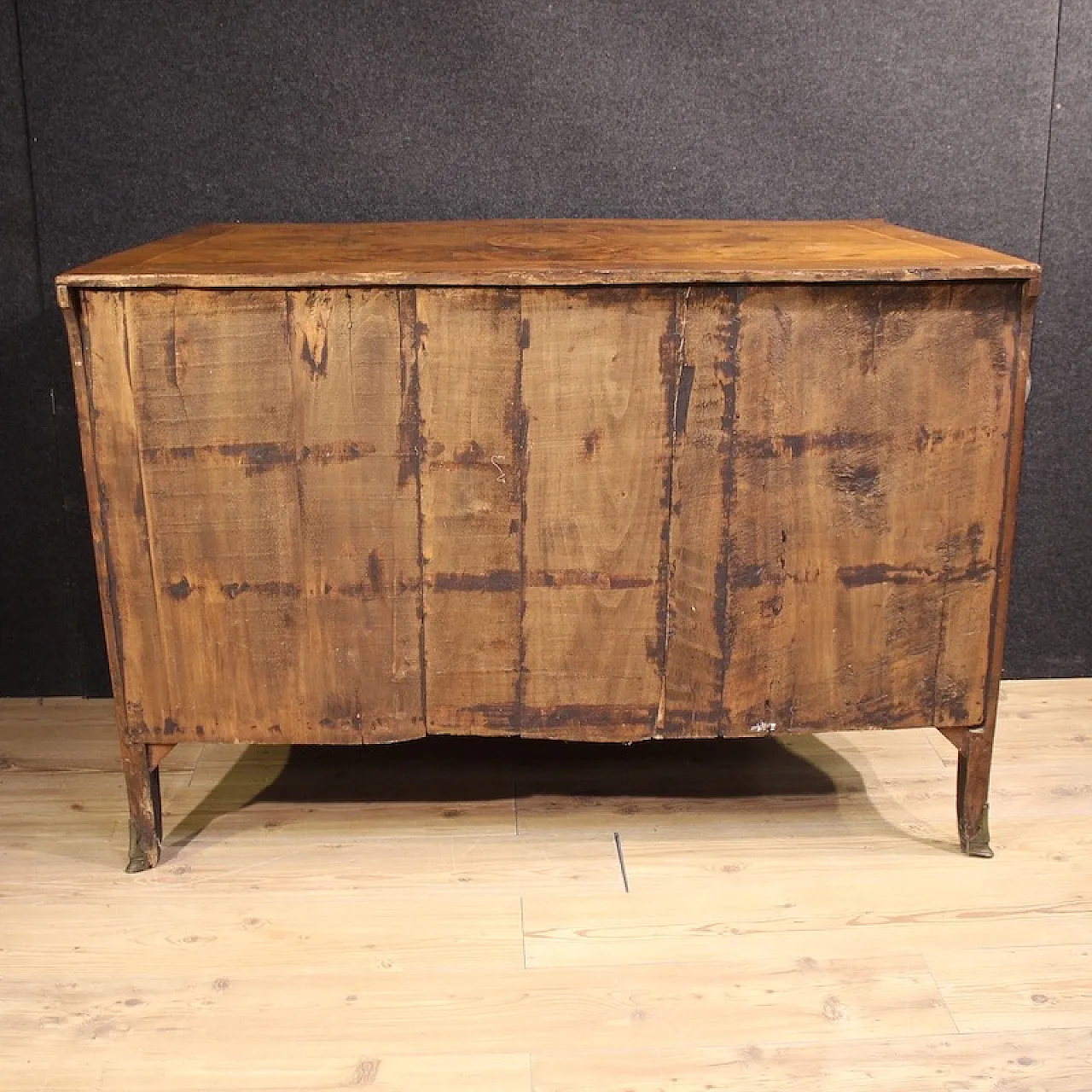 Neapolitan Louis XV chest of drawers, 18th century 9
