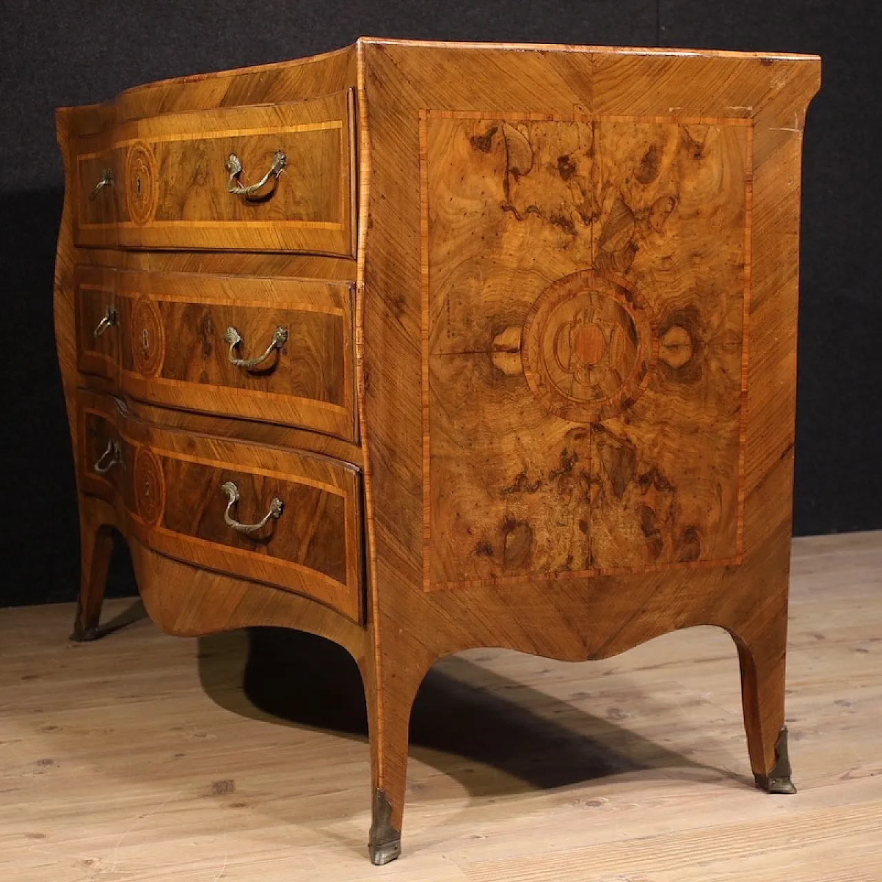 Neapolitan Louis XV chest of drawers, 18th century 10
