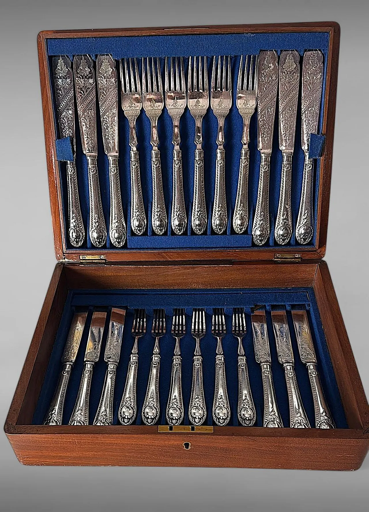 Wooden box with a complete silver-plated flatware, 19th century 3
