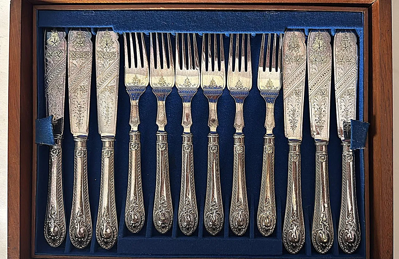 Wooden box with a complete silver-plated flatware, 19th century 8