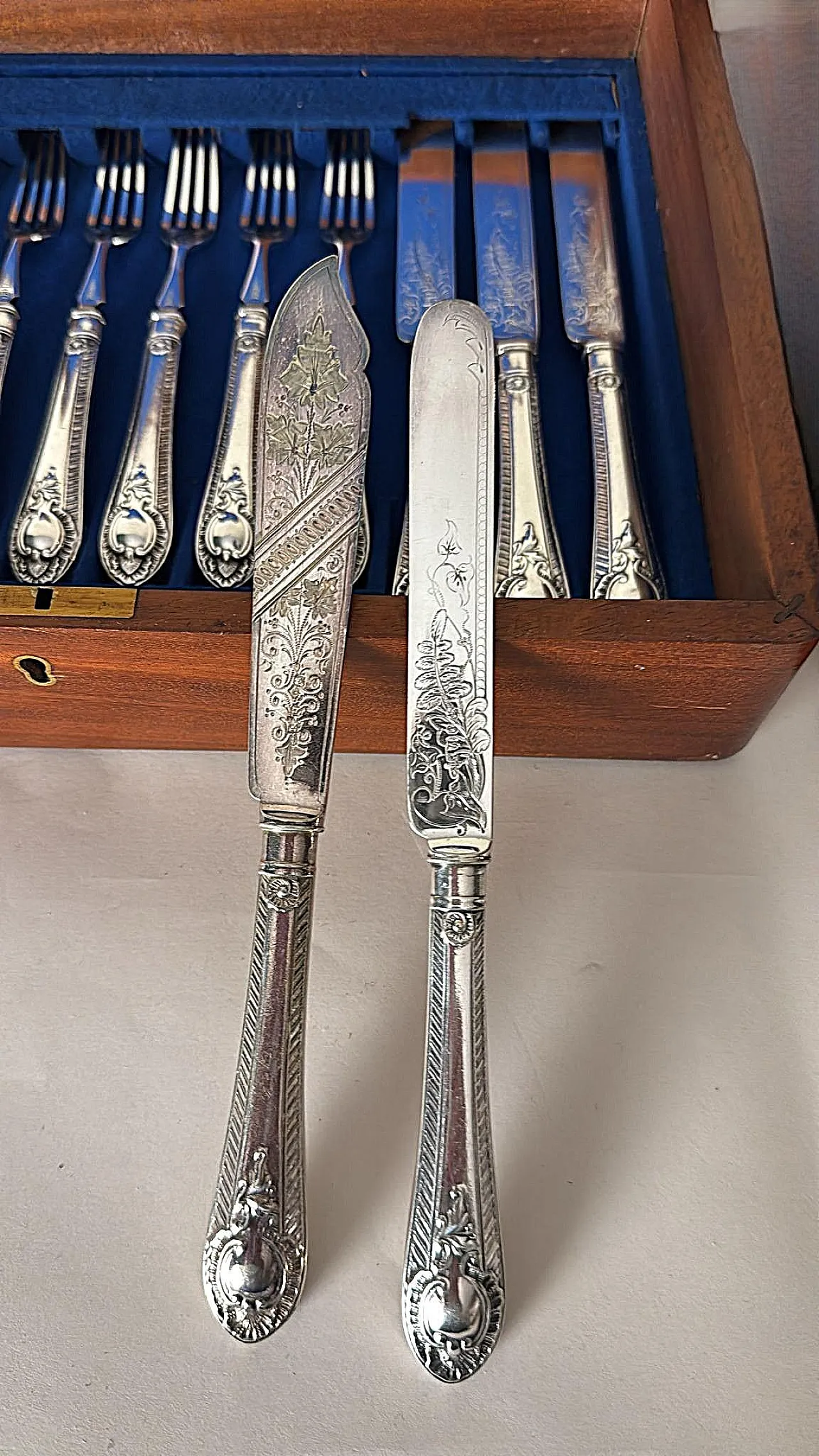 Wooden box with a complete silver-plated flatware, 19th century 14