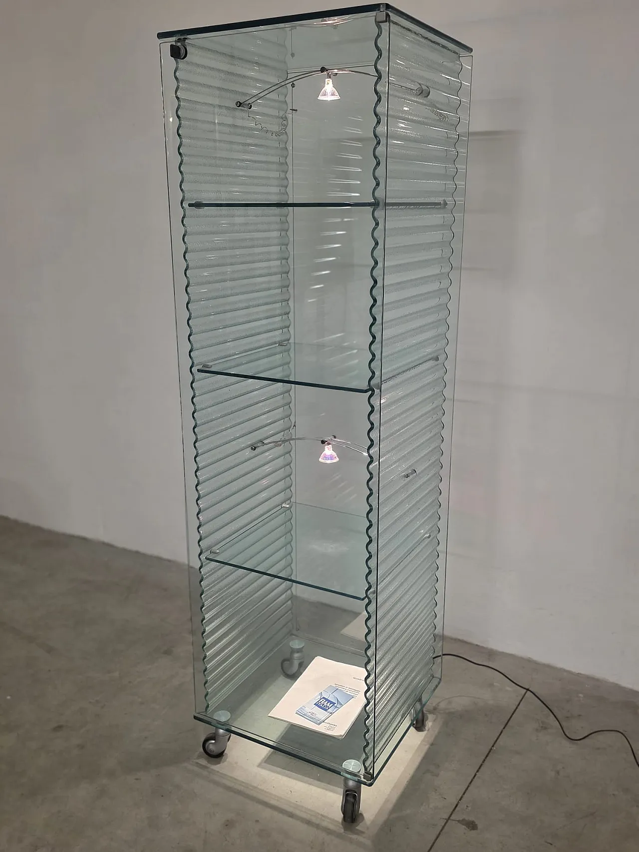 Vetrina di Ron Arad per Fiam, anni '80 4