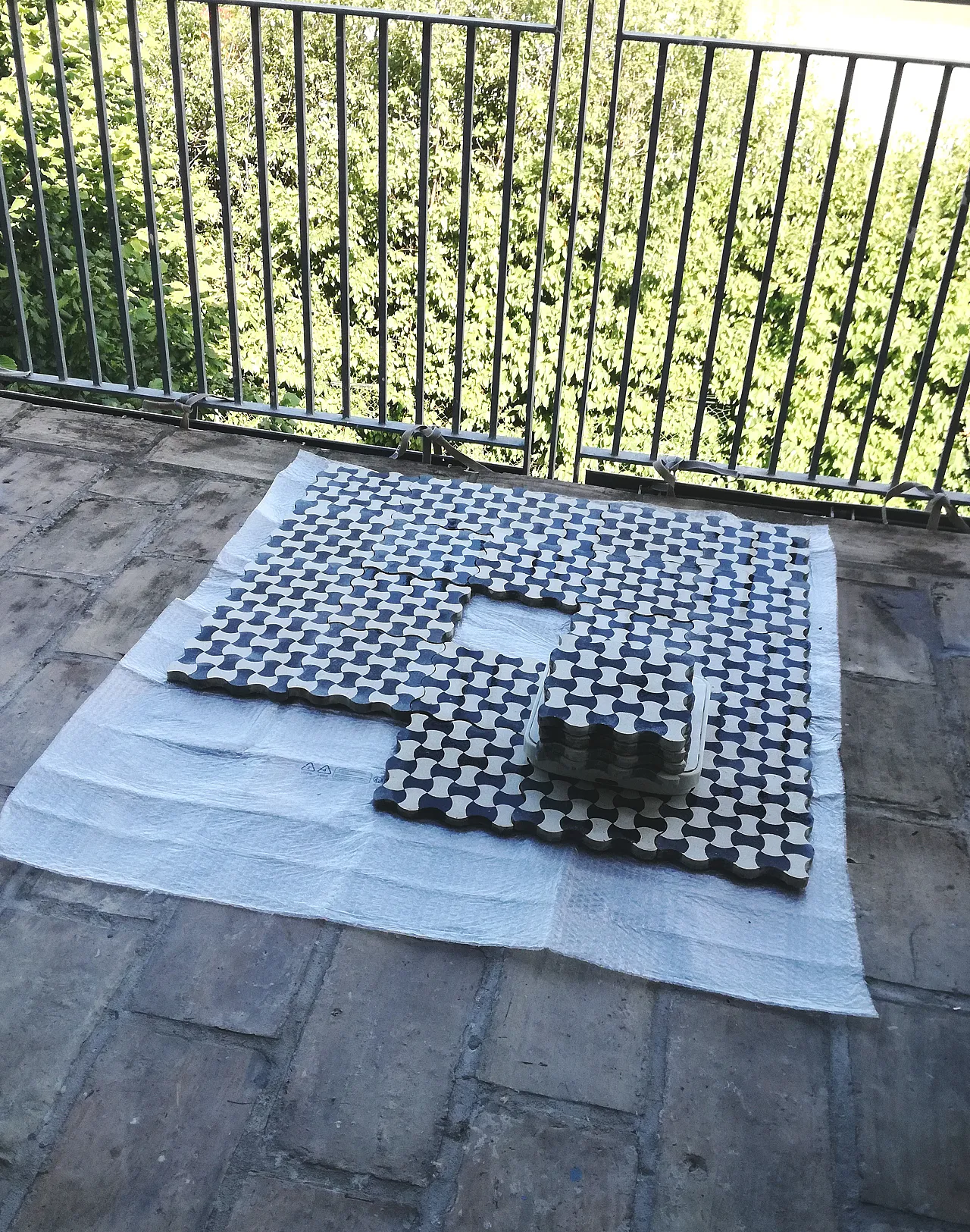 Cement tiles with bow tie pattern, 1920s 19