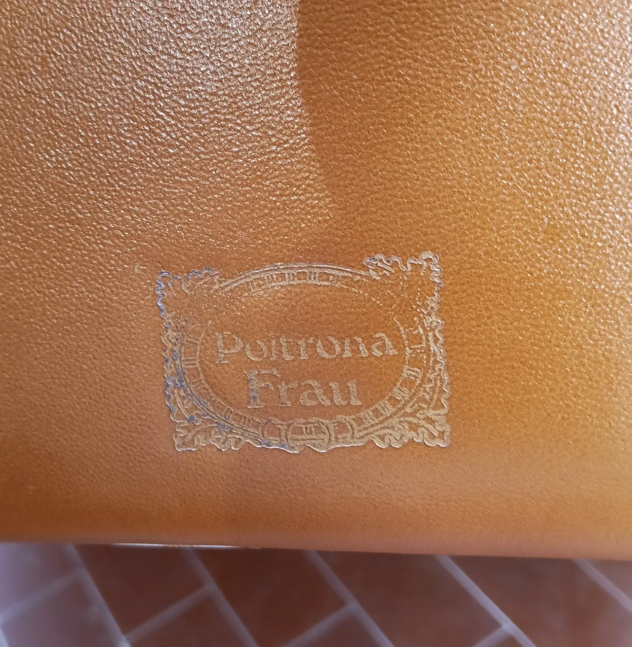 Pair of Poltrone Frau armchairs, mod. Dream, 1990s 20