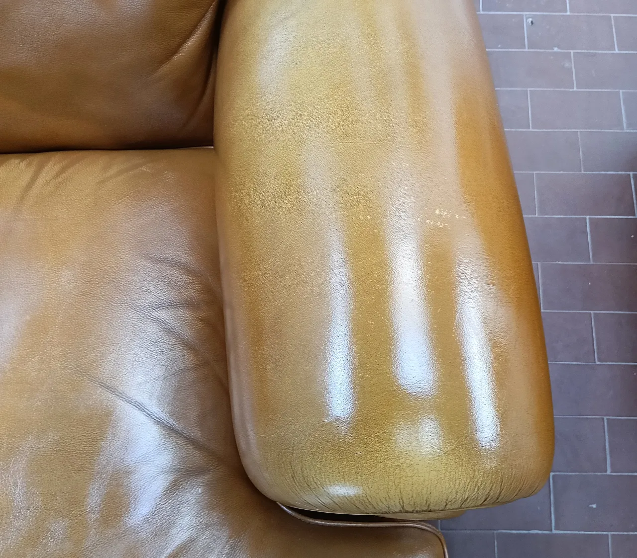 Pair of Poltrone Frau armchairs, mod. Dream, 1990s 23