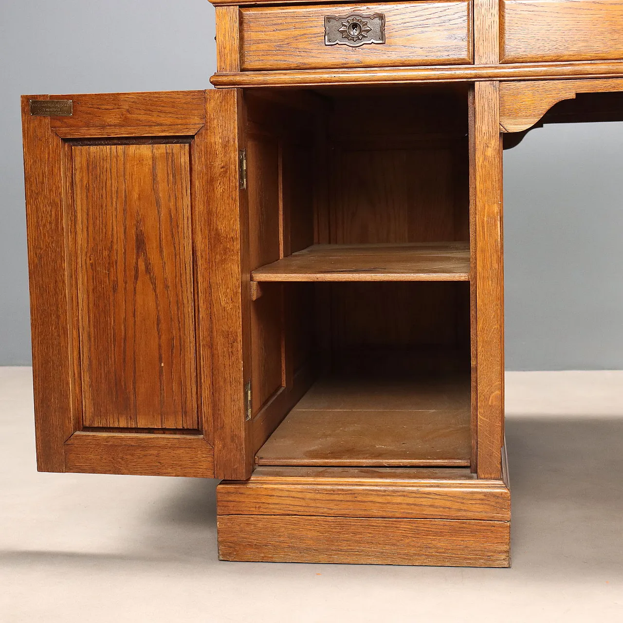 Scrivania in rovere con piano con inserto in pelle nera, '800 6
