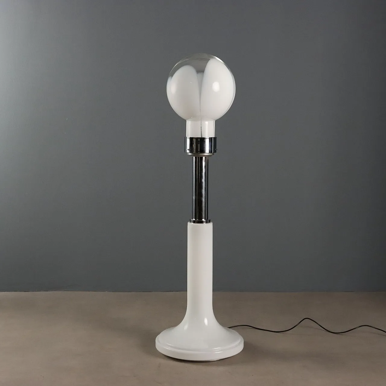 Lampada da terra con diffusore in vetro lavorato, anni '70 7