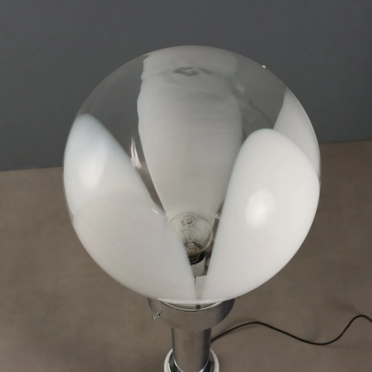 Lampada da terra con diffusore in vetro lavorato, anni '70 8