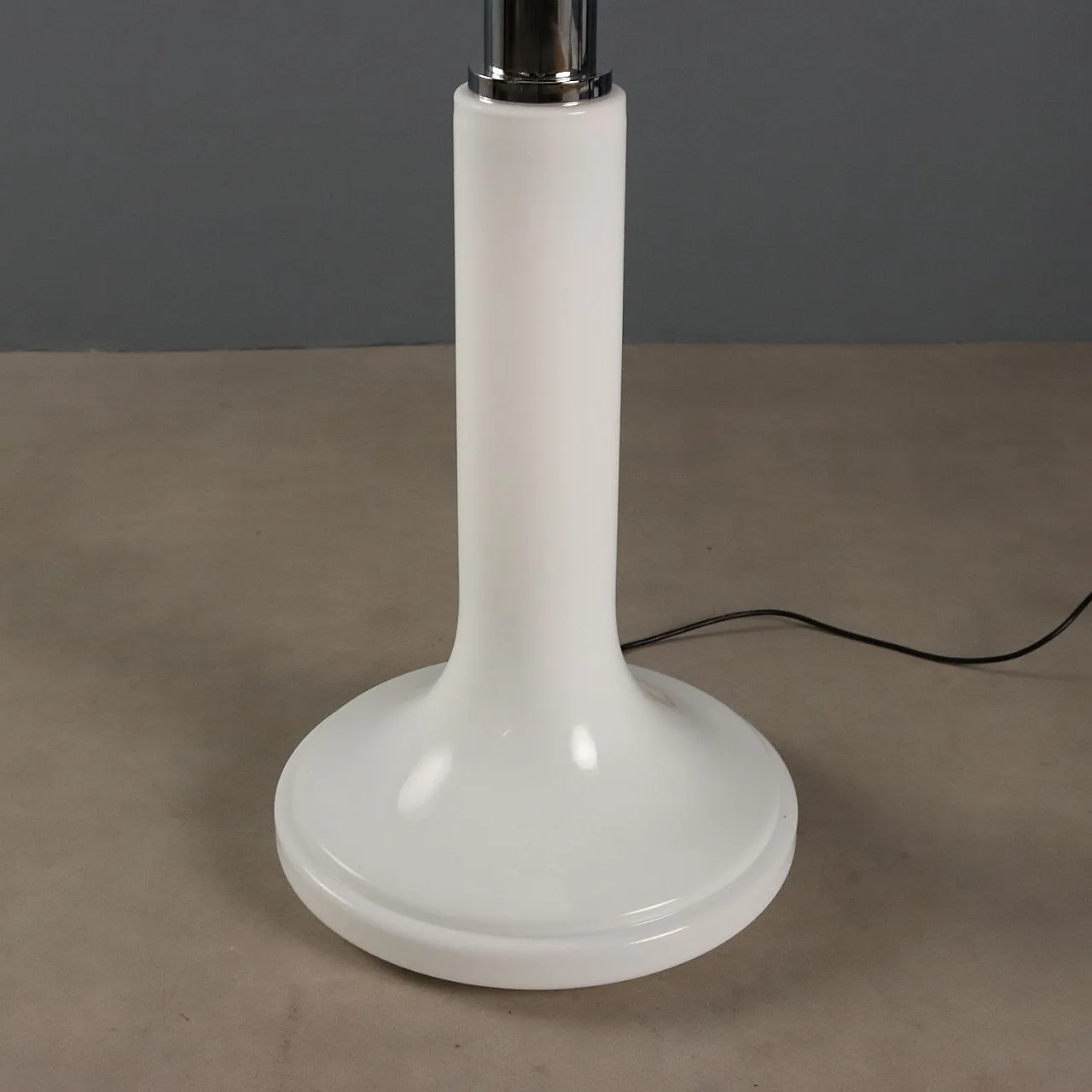 Lampada da terra con diffusore in vetro lavorato, anni '70 9