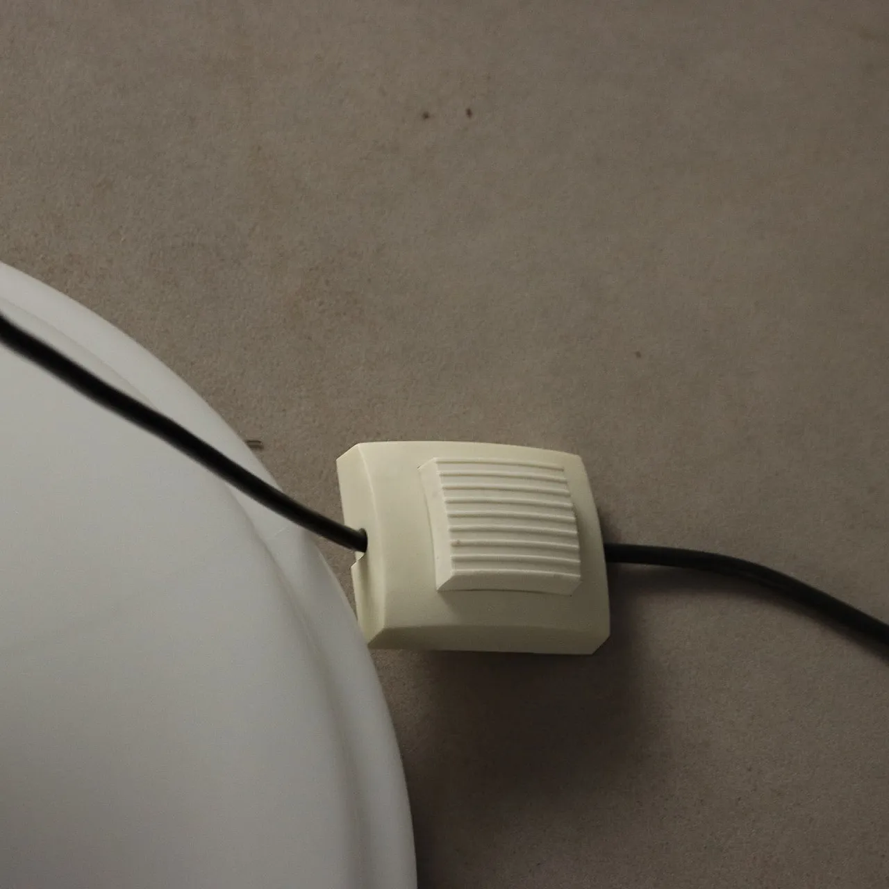Lampada da terra con diffusore in vetro lavorato, anni '70 10