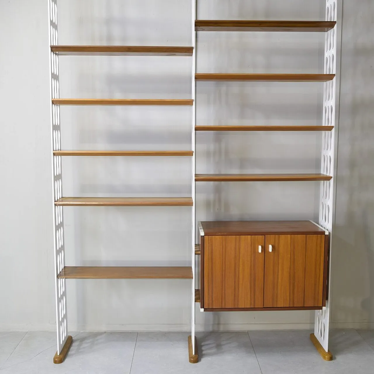 Libreria Misia Arte Mid-Century in teak e metallo laccato, anni '60 2