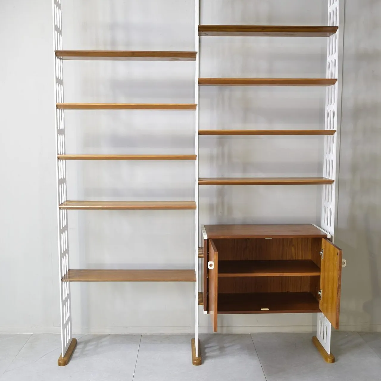 Libreria Misia Arte Mid-Century in teak e metallo laccato, anni '60 4