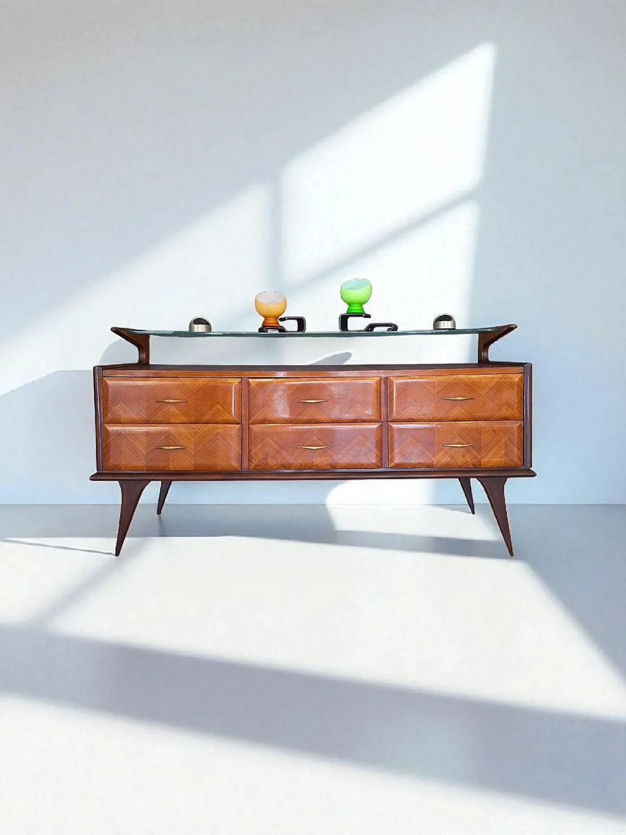 4-Drawer chest of drawers with glass shelf, 1950s 3