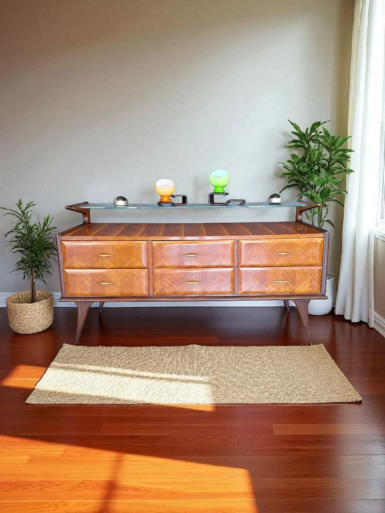 4-Drawer chest of drawers with glass shelf, 1950s 17