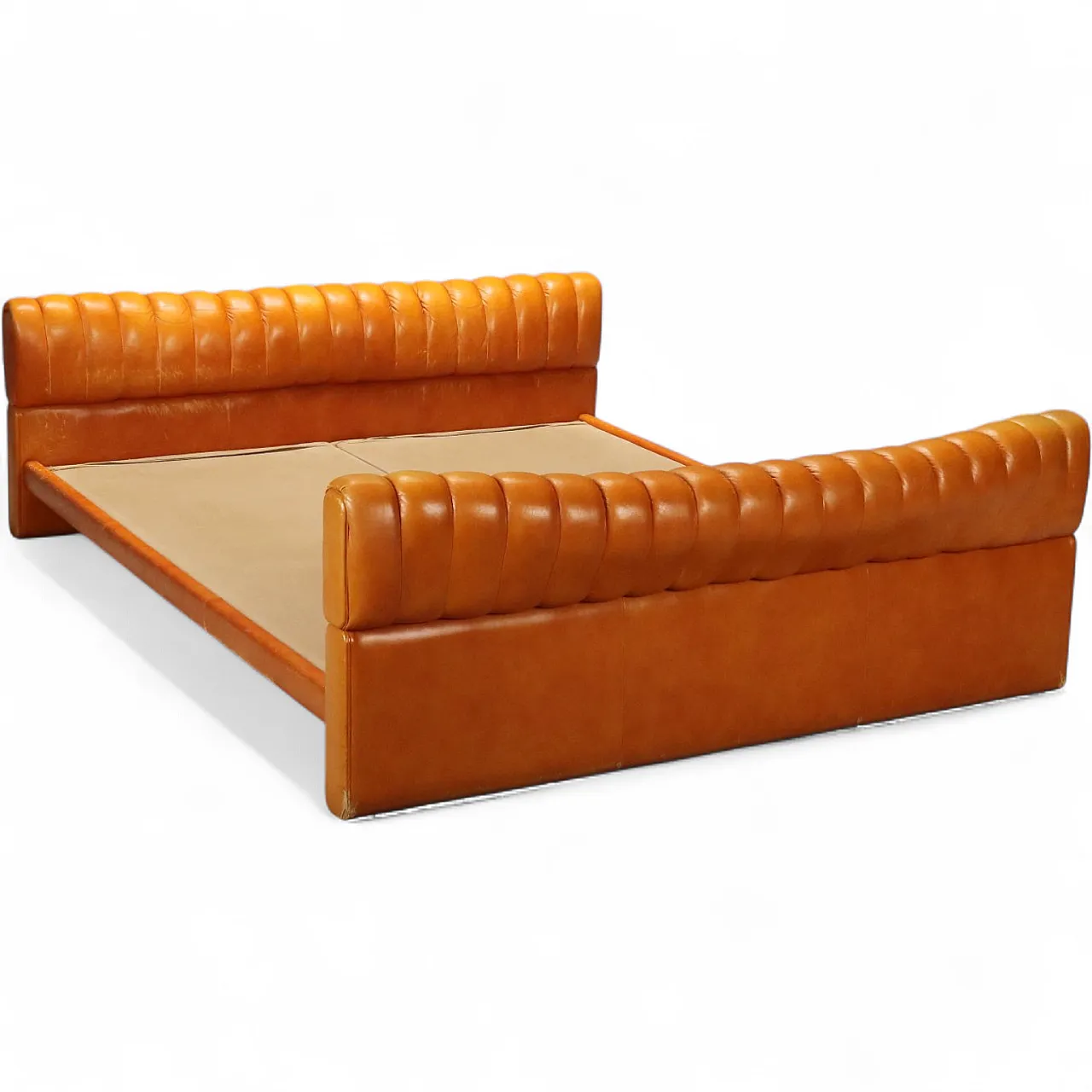Luigi Massoni bed for Poltrona Frau, 20th century 11