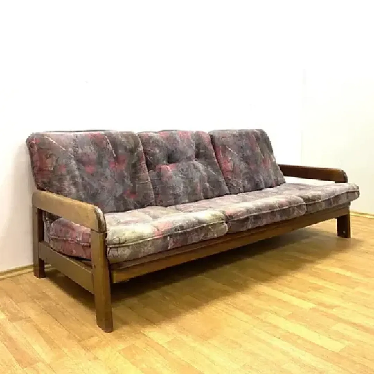 Divano retrò con struttura in legno massello, anni '70 5