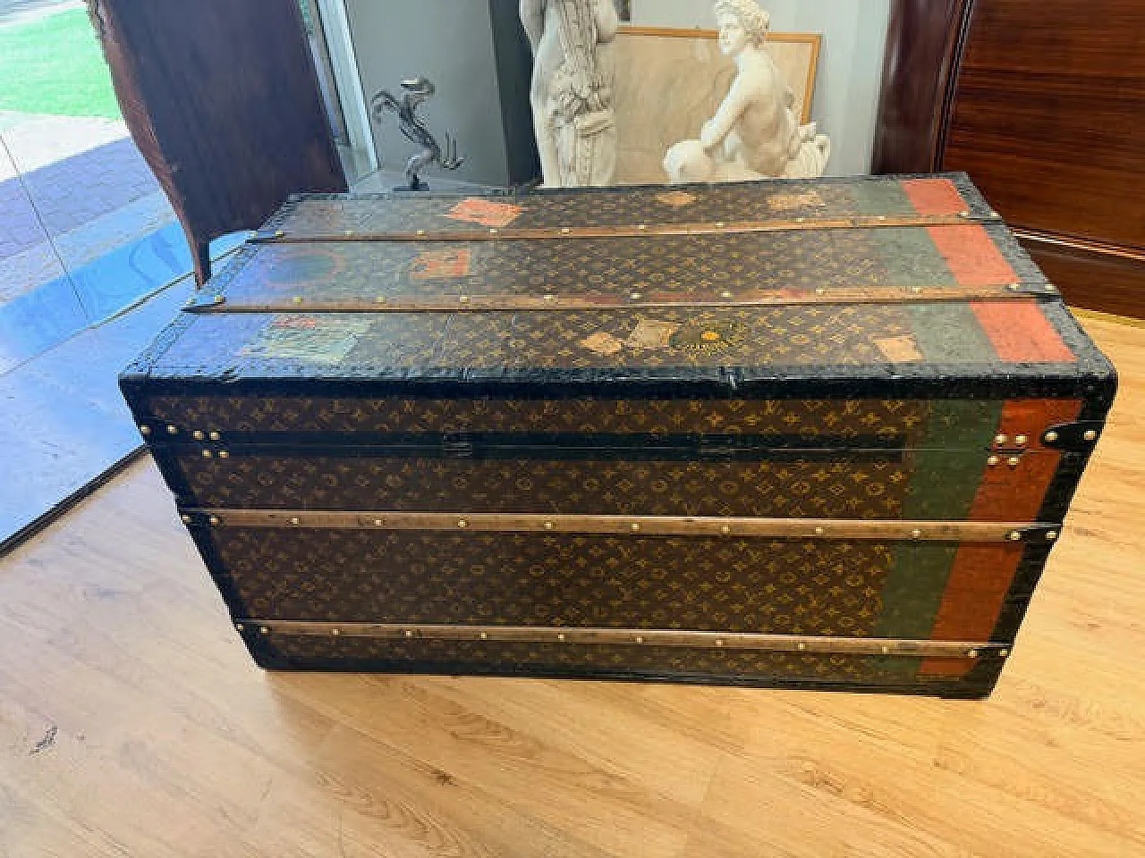 Louis Vuitton travel trunk, early 20th century 10