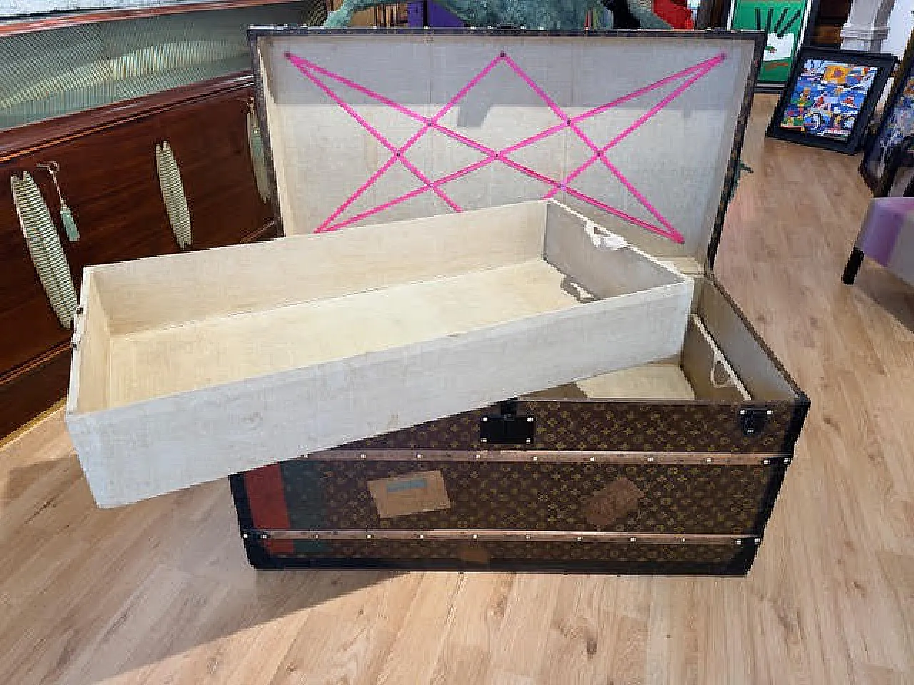 Louis Vuitton travel trunk, early 20th century 12