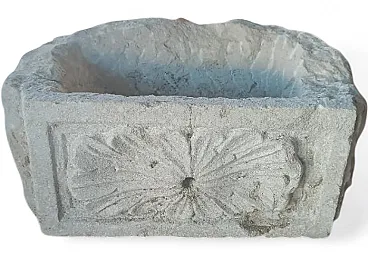 Vasca per fontana in pietra scolpita, '600