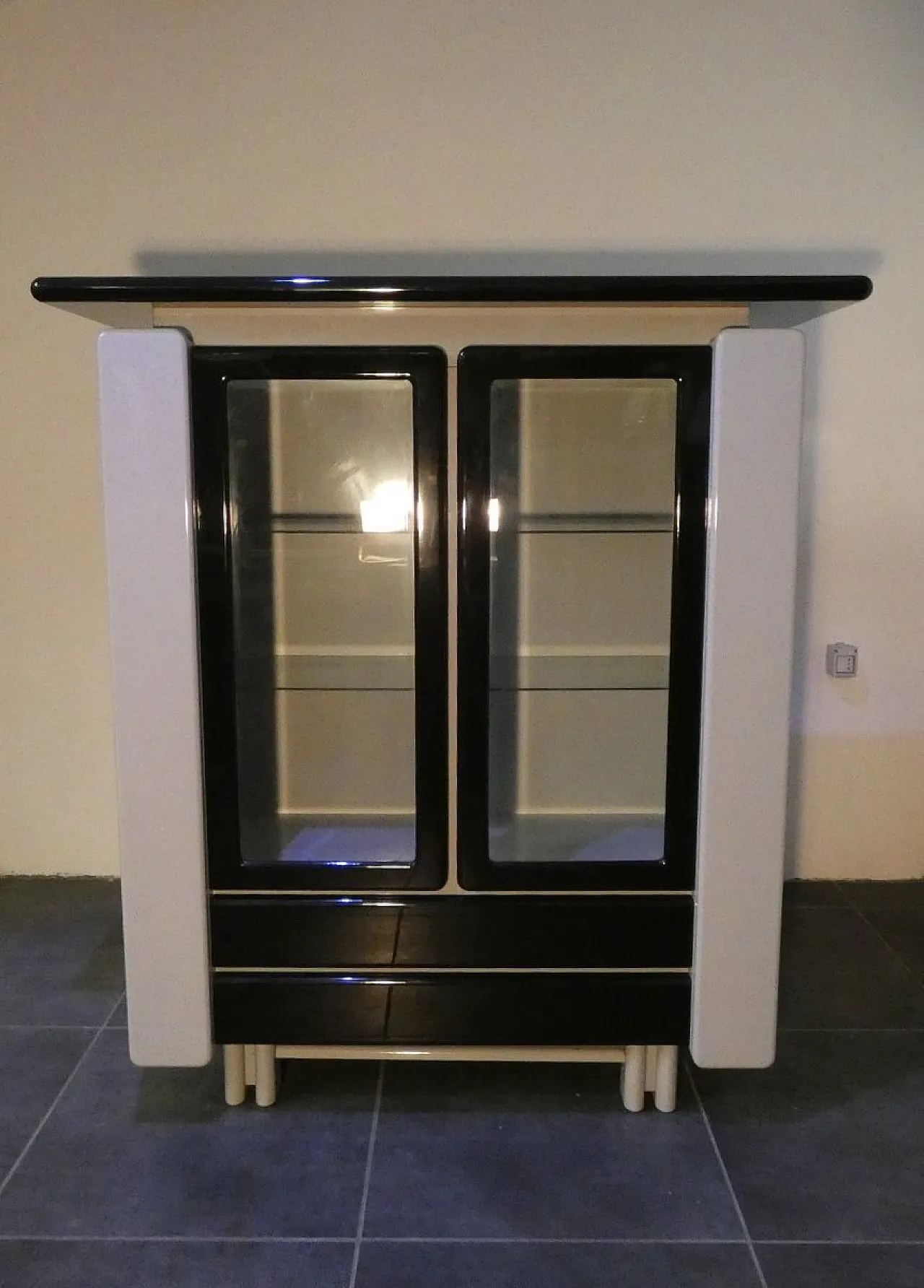 Two-tone bar cabinet in lacquered wood, 1980s 1
