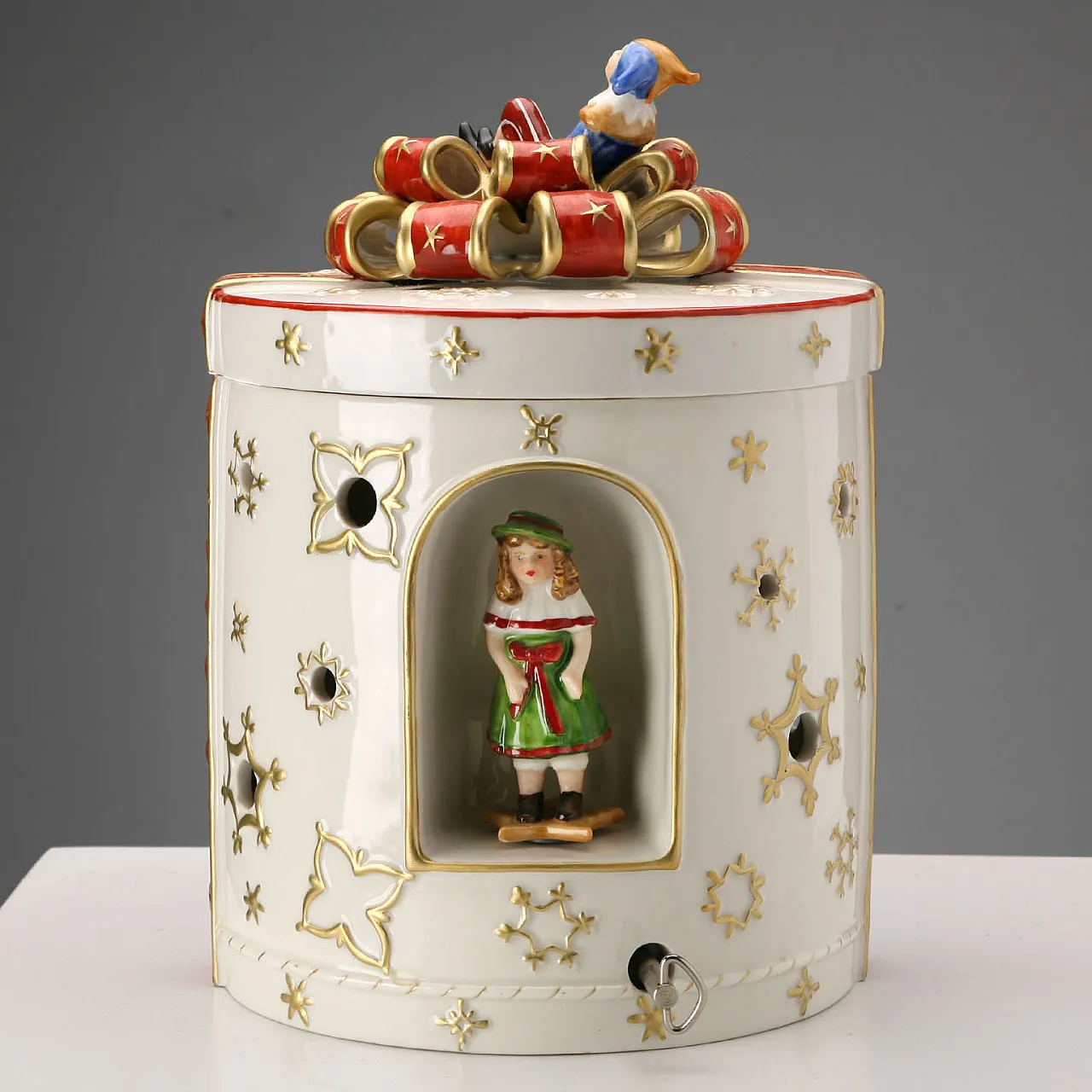 Villeroy & Boch porcelain music box, 20th century 7
