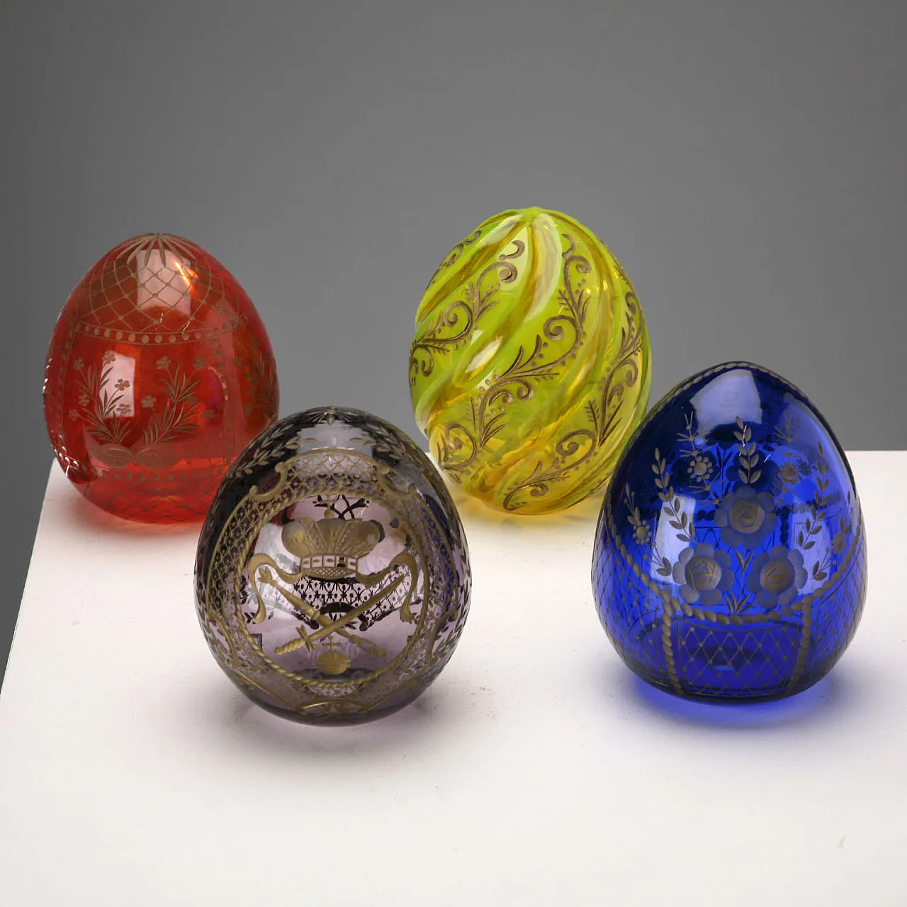 4 Glass eggs in faberge style, 20th century 1
