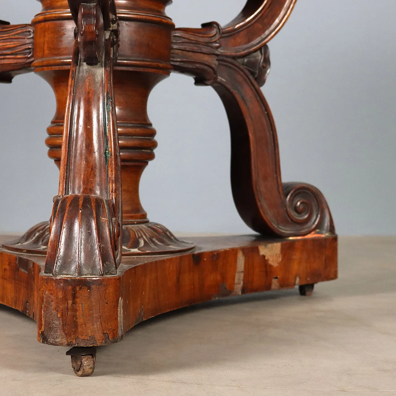 Louis Philippe table in walnut, 19th century 8