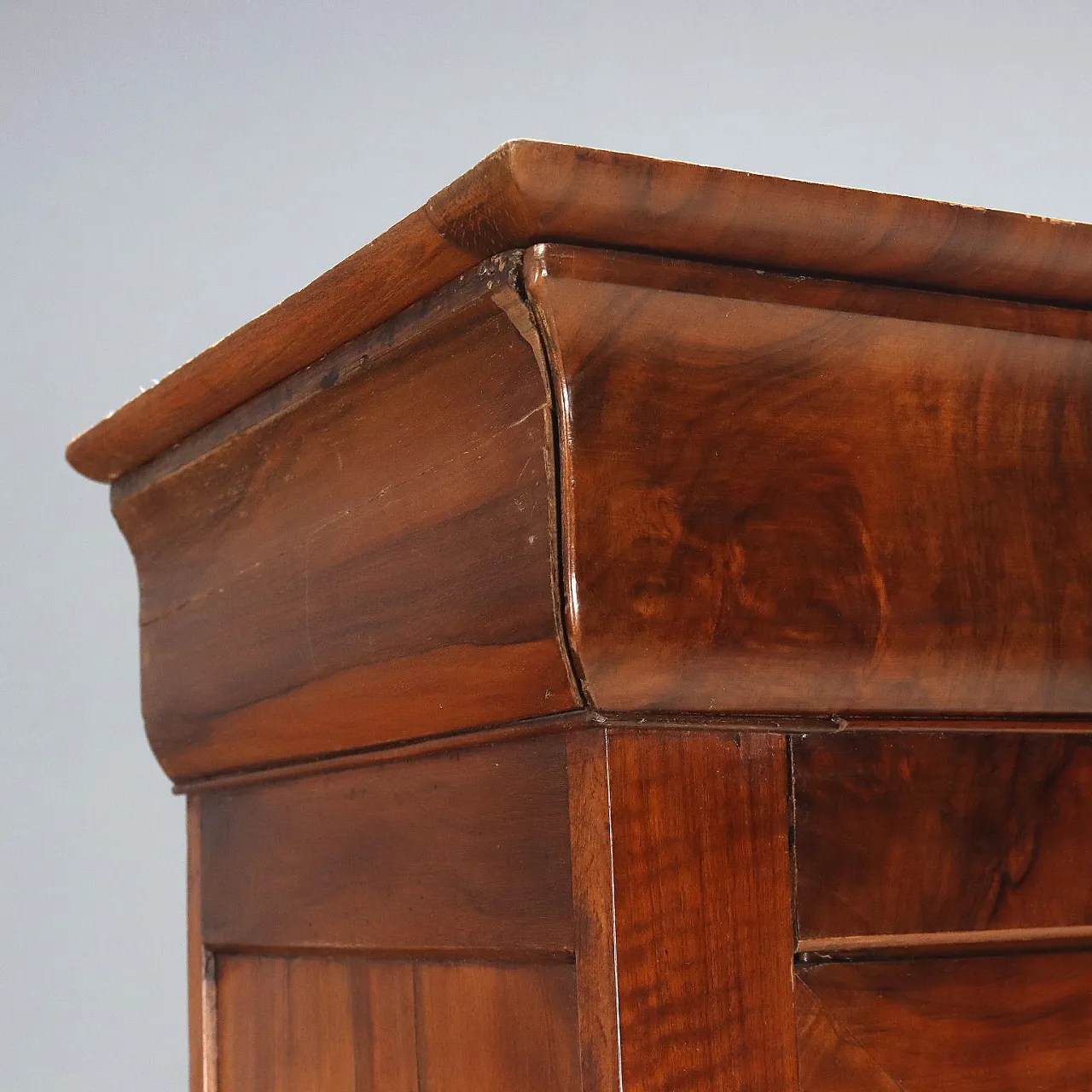 Small Carlo X wardrobe in walnut, 19th century 5