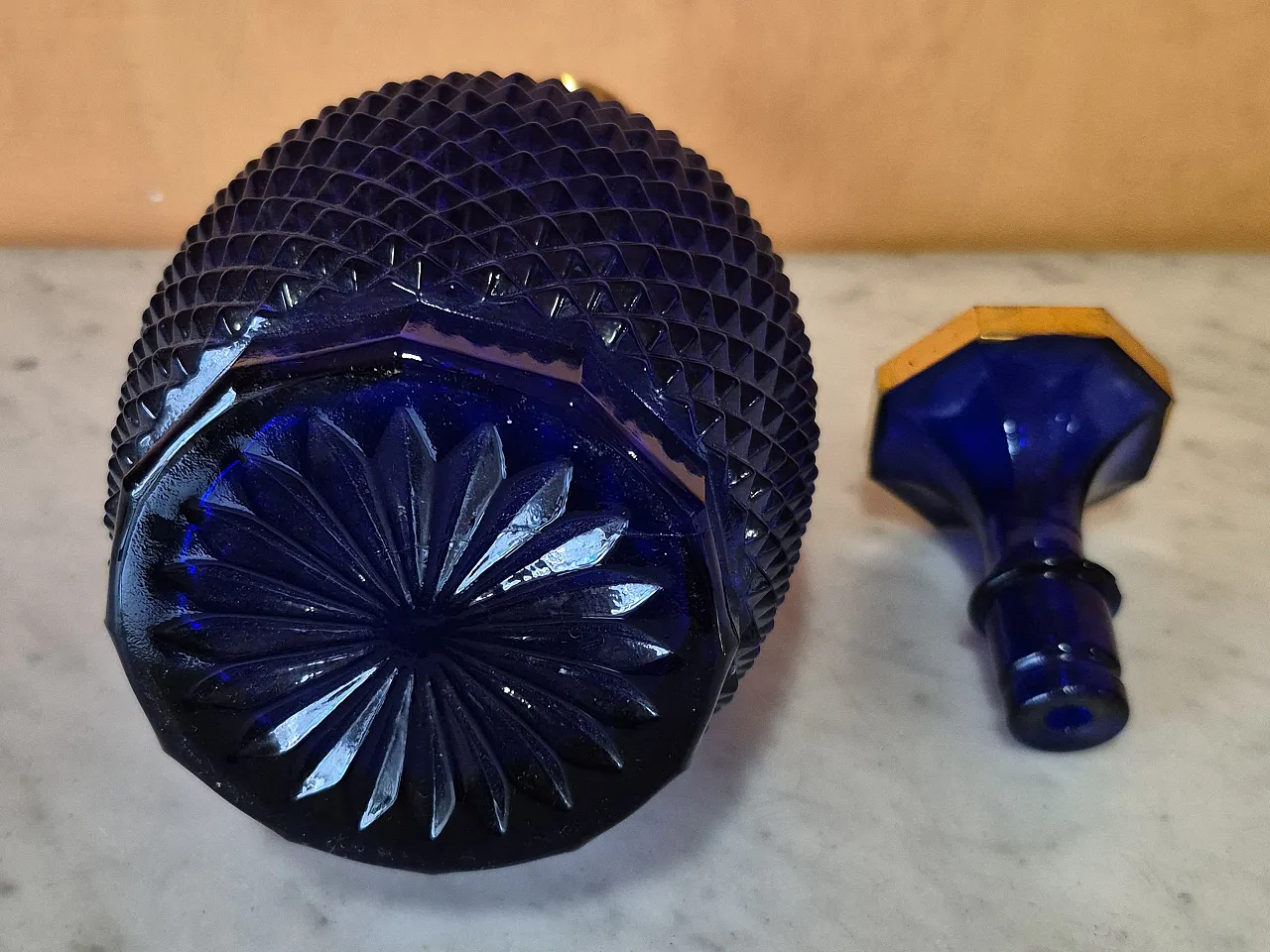 Bottiglia in vetro blu, Murano, tardo '900 8