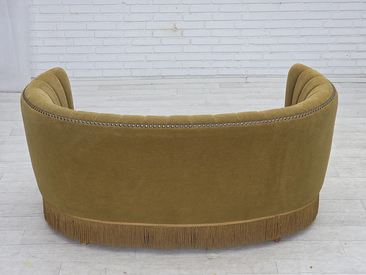 Anni '70, divano danese "Banana" a 2 posti, velluto verde. 9