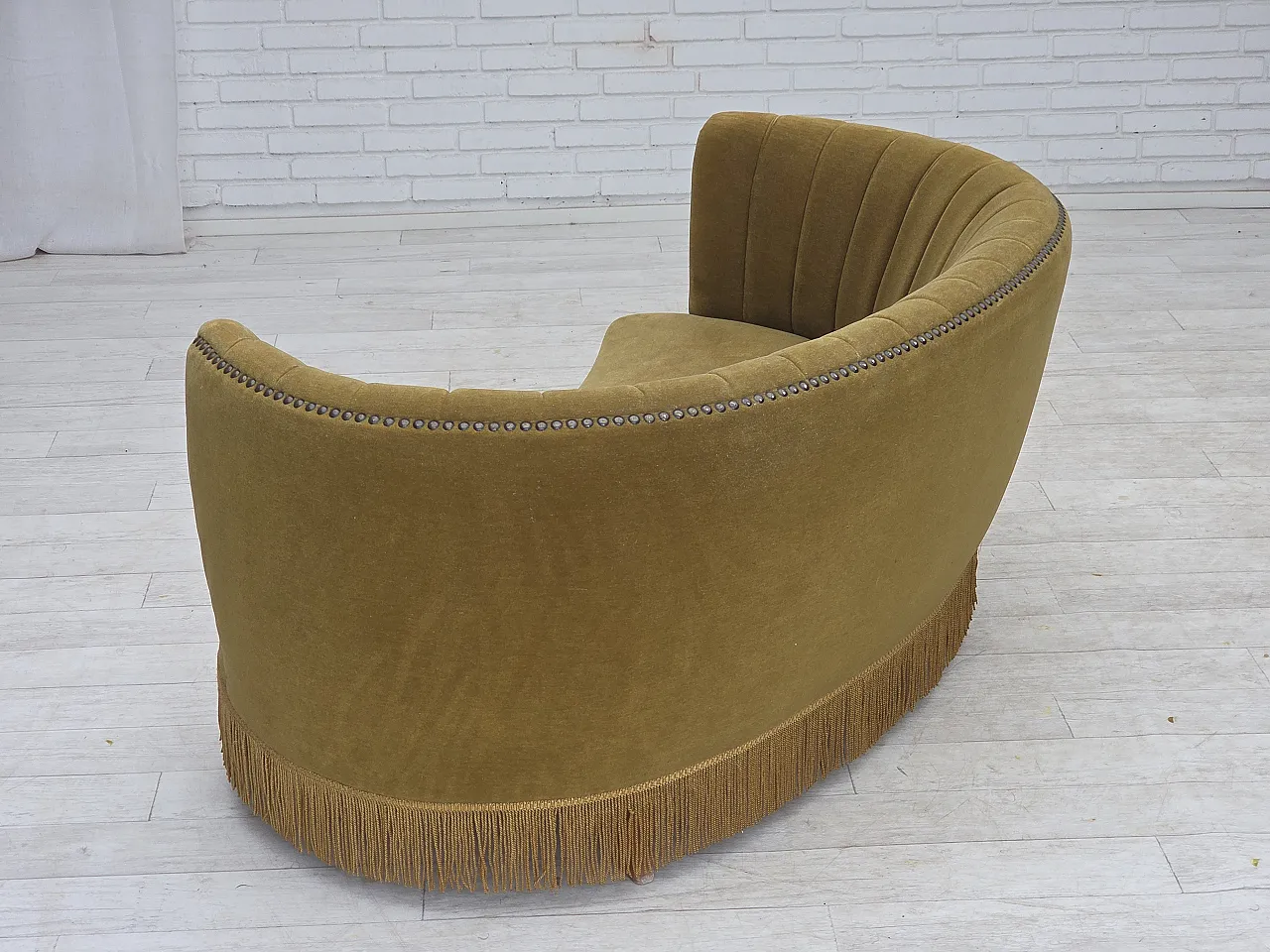 Anni '70, divano danese "Banana" a 2 posti, velluto verde. 12