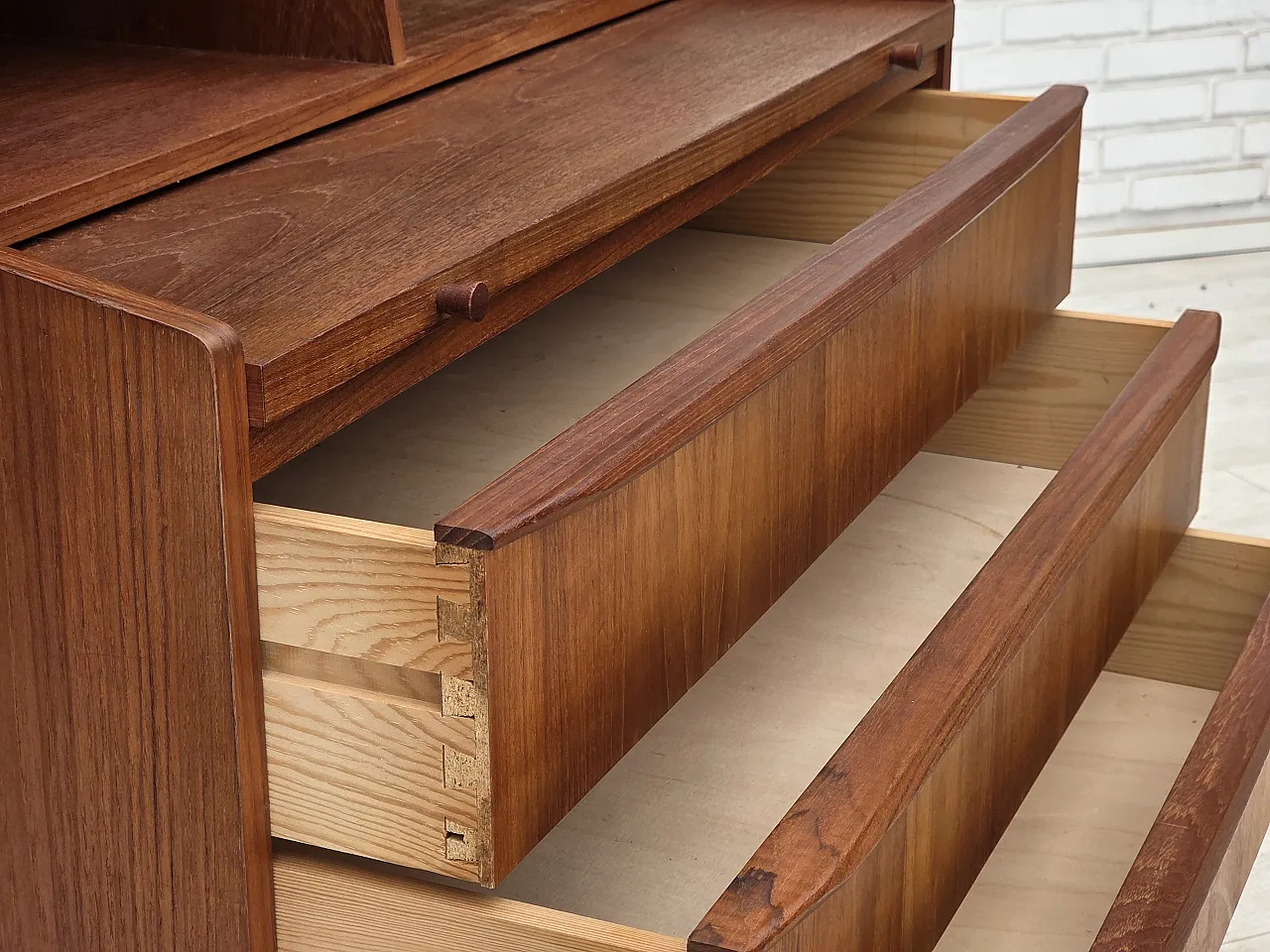 Anni '70, cassettiera danese con specchio pieghevole, legno di teak. 6