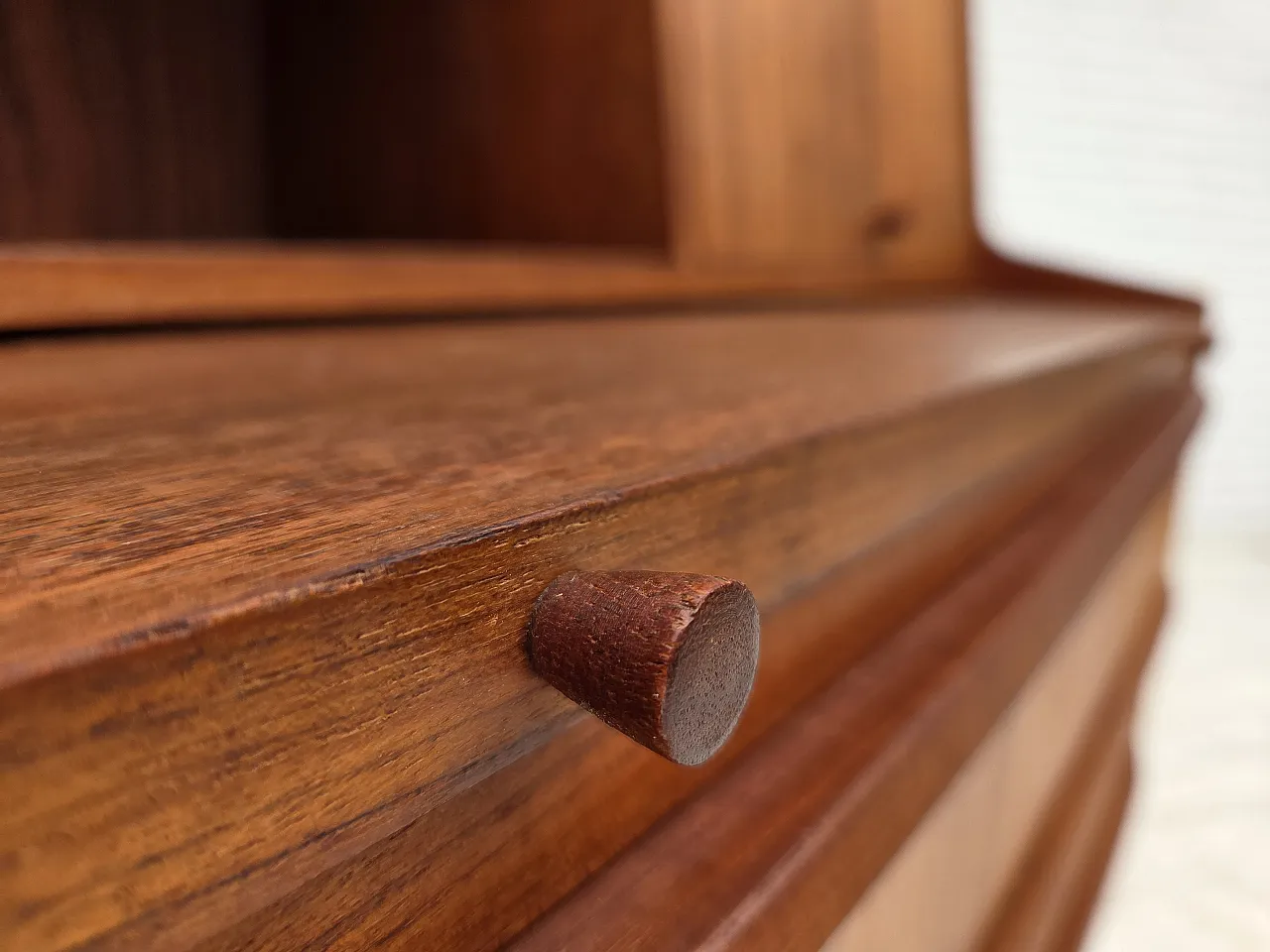 Anni '70, cassettiera danese con specchio pieghevole, legno di teak. 9