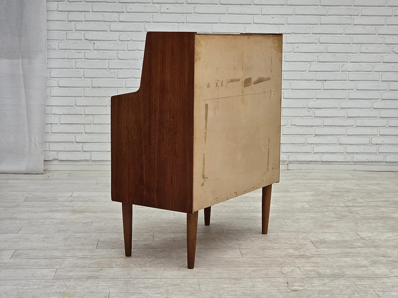 Anni '70, cassettiera danese con specchio pieghevole, legno di teak. 13