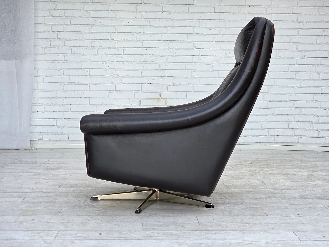 Anni '60, poltrona girevole danese con schienale alto di Aage Christensen. 11