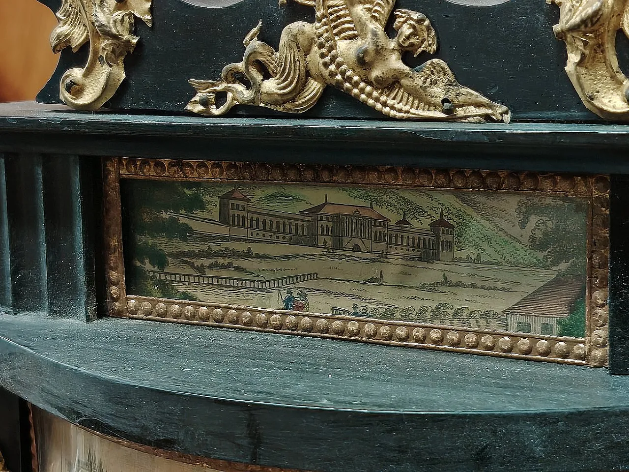 Biedermeier fireplace clock in gilded and engraved wood, 19th century 5