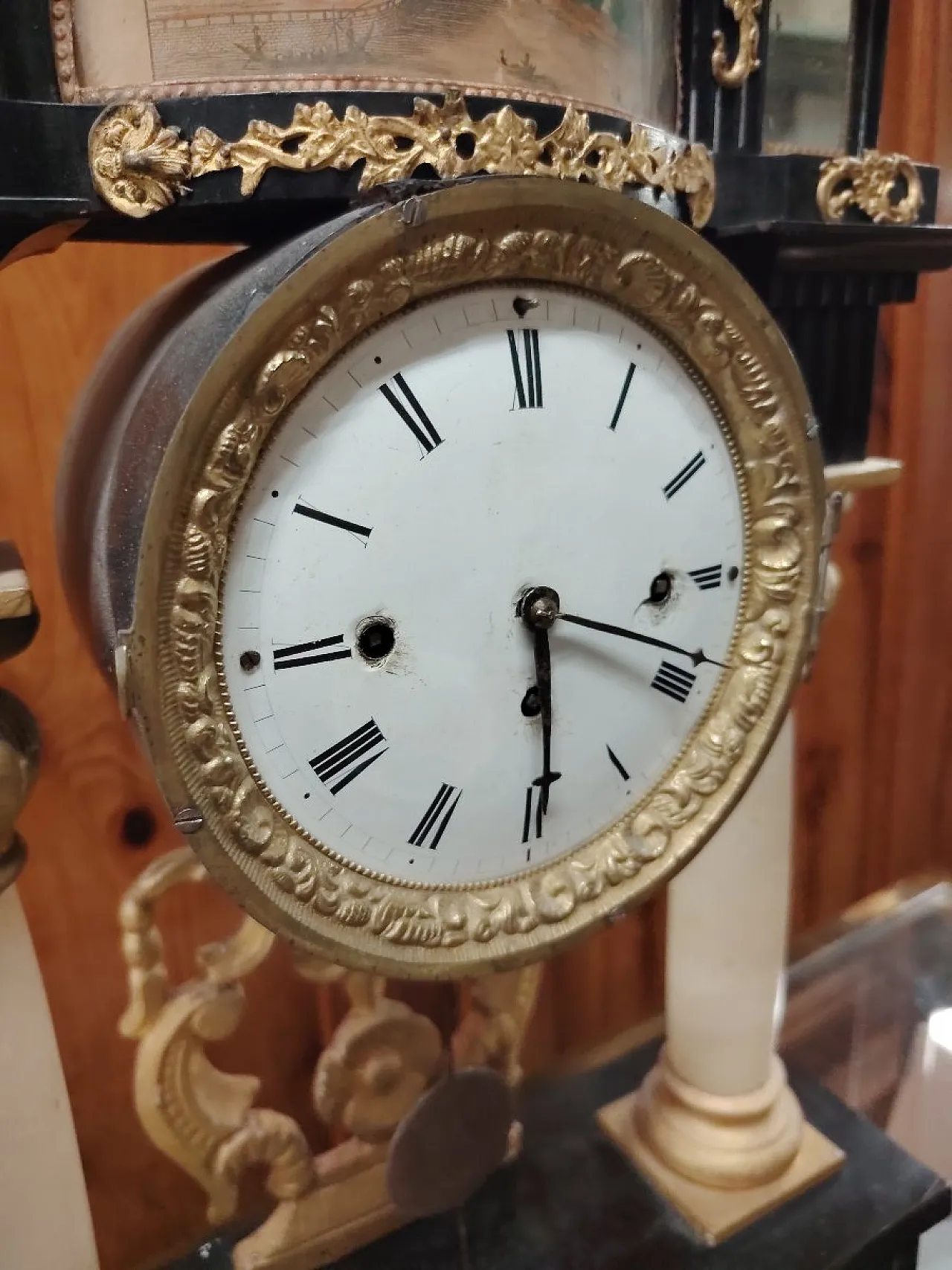 Biedermeier fireplace clock in gilded and engraved wood, 19th century 8
