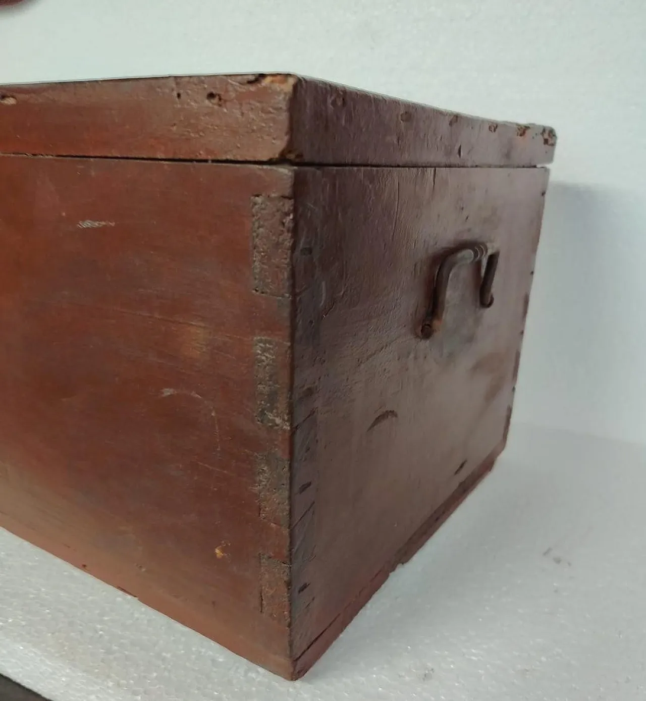 Red lacquered wooden box, late 17th century 5