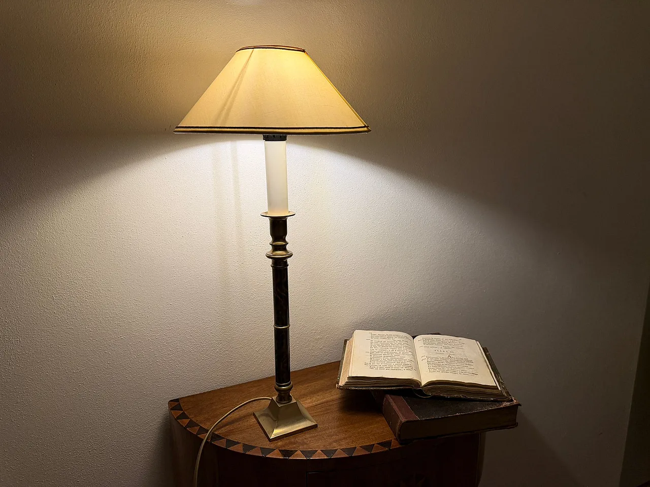 Column table lamp in brass and warm tones, 1930s 1