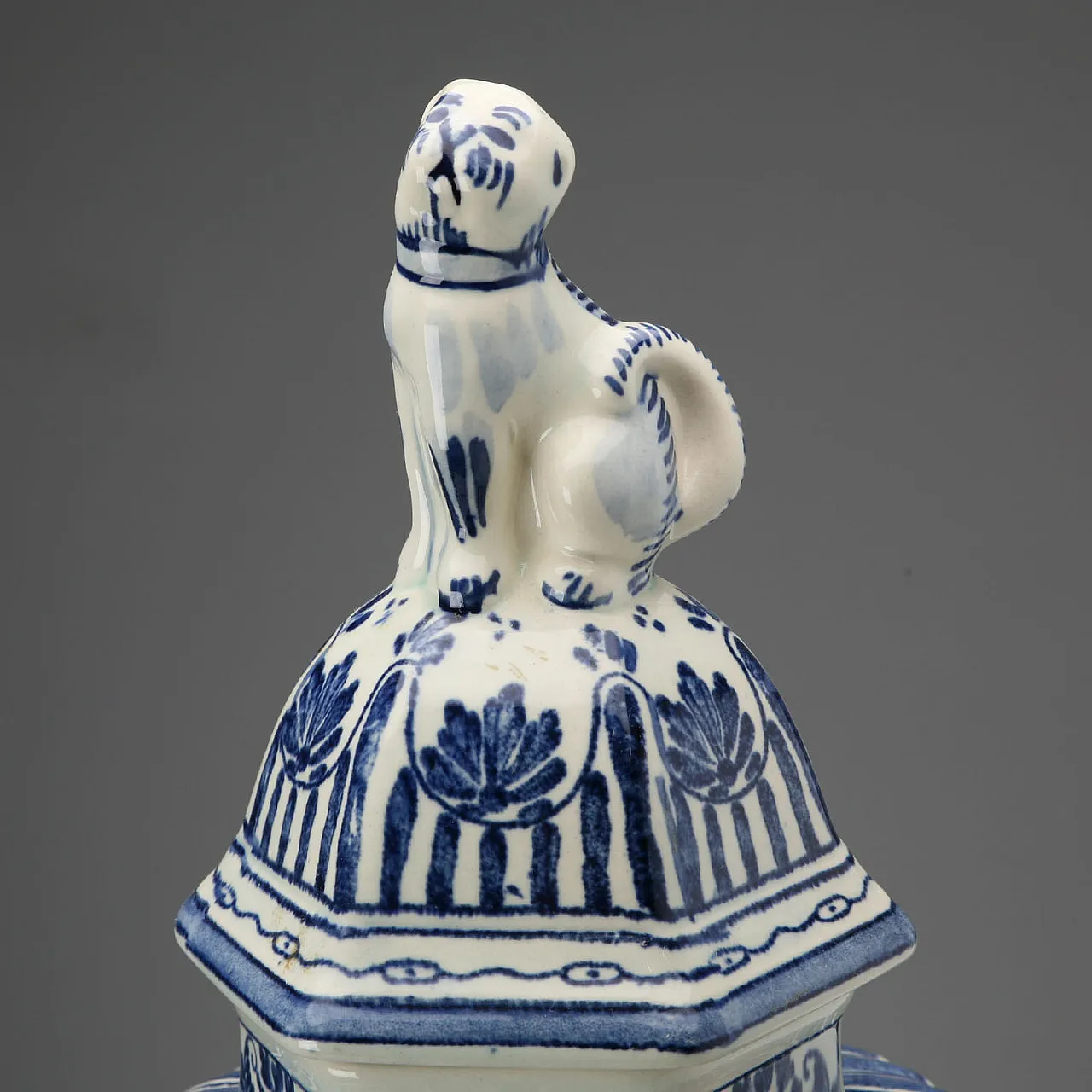 Coppia di vasi in ceramica delfts, '900 7