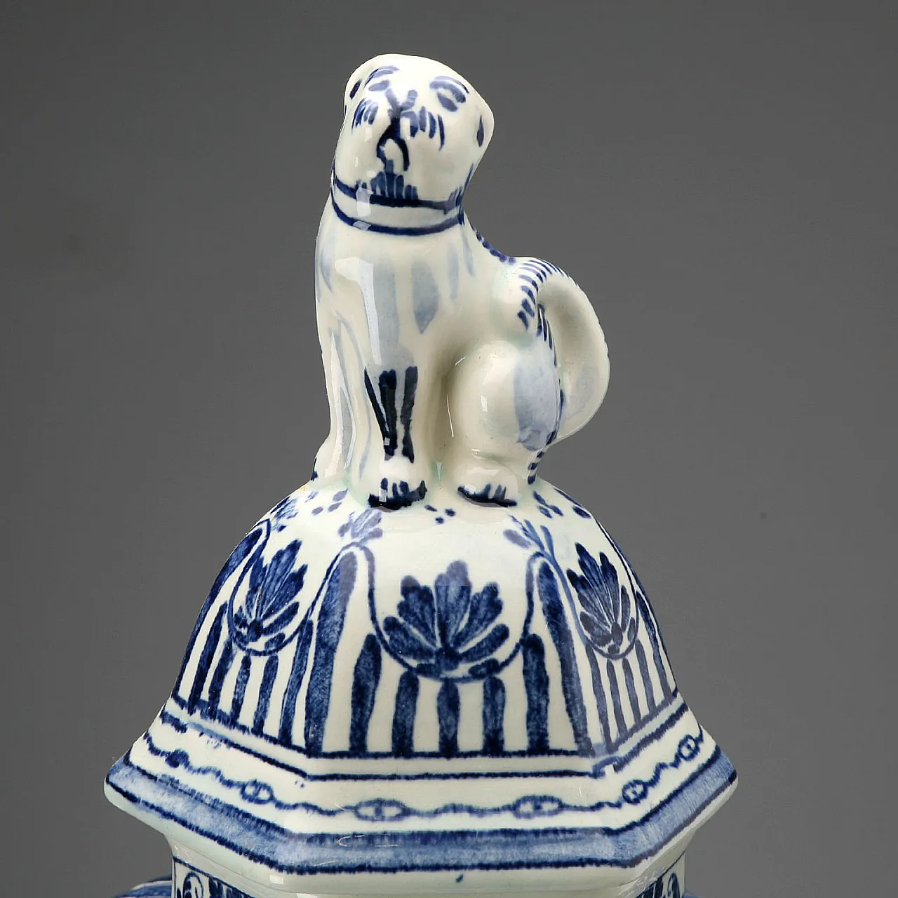 Coppia di vasi in ceramica delfts, '900 8