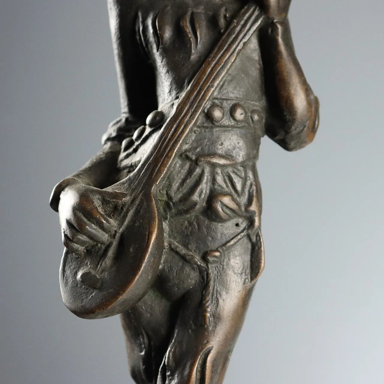 Coppia di suonatori portacandela in bronzo, '900 4