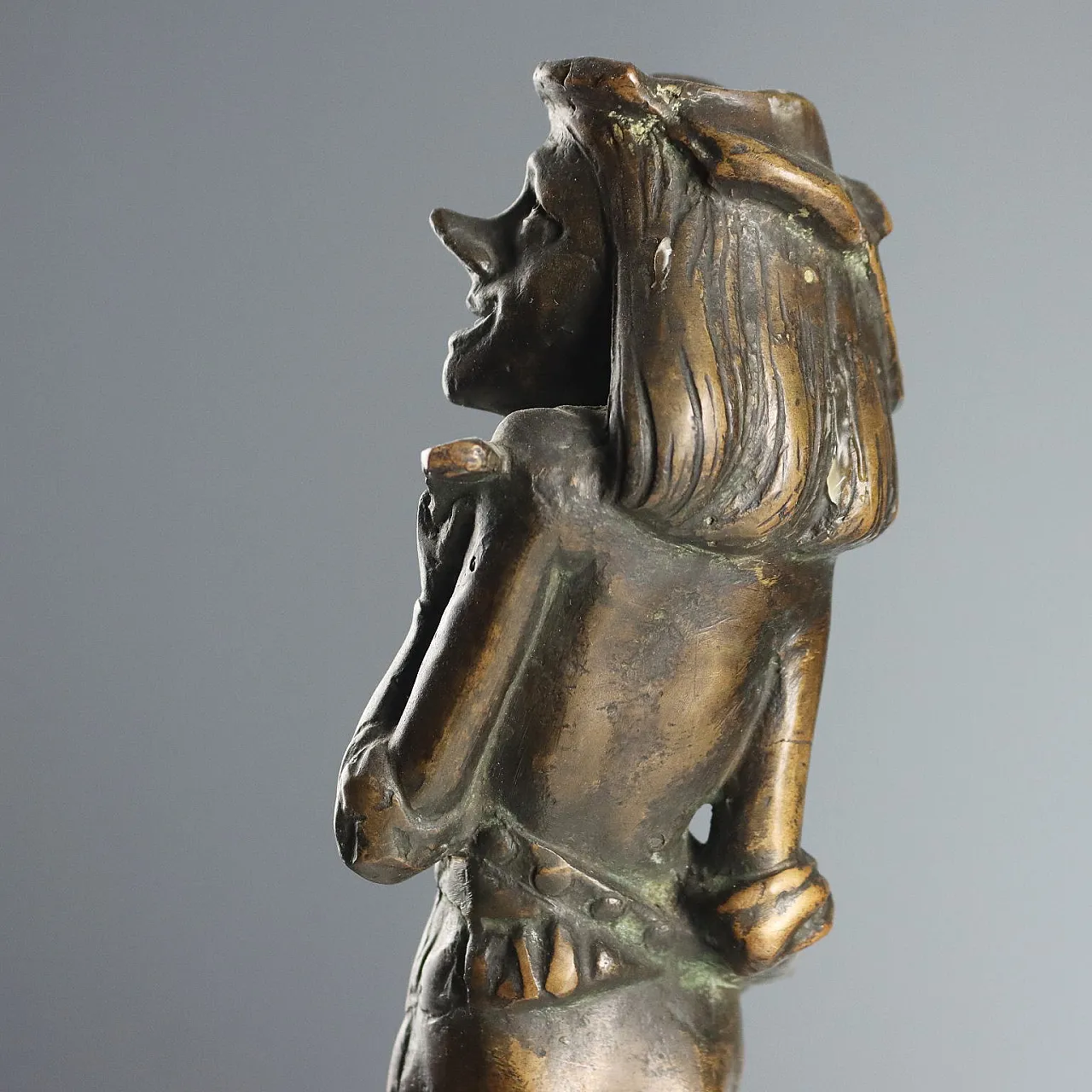 Coppia di suonatori portacandela in bronzo, '900 10